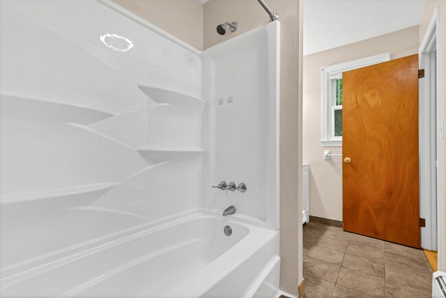 Building Photo - 21 Pheasant Run Dr