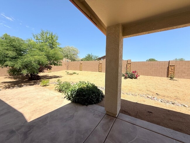 Building Photo - Great home in Chino Valley - Move In Ready!