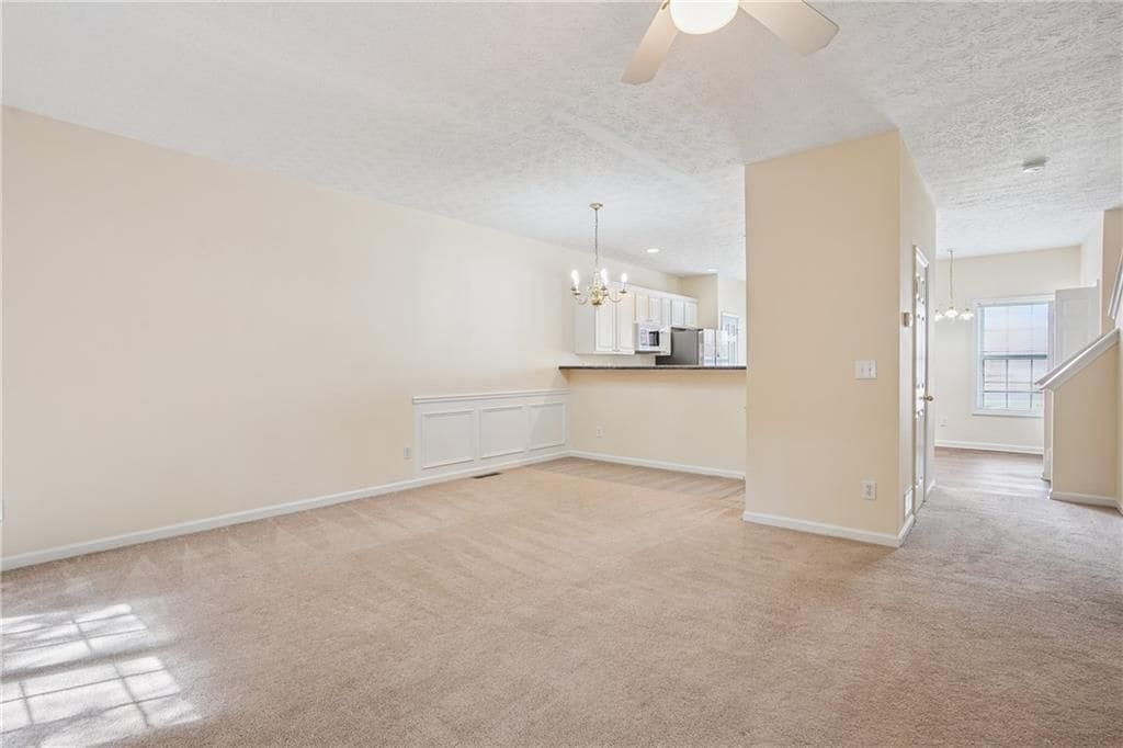 Building Photo - 529 Lantern Wood Dr