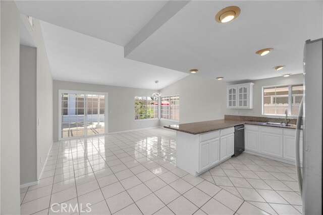 Building Photo - 14232 Matisse Ave