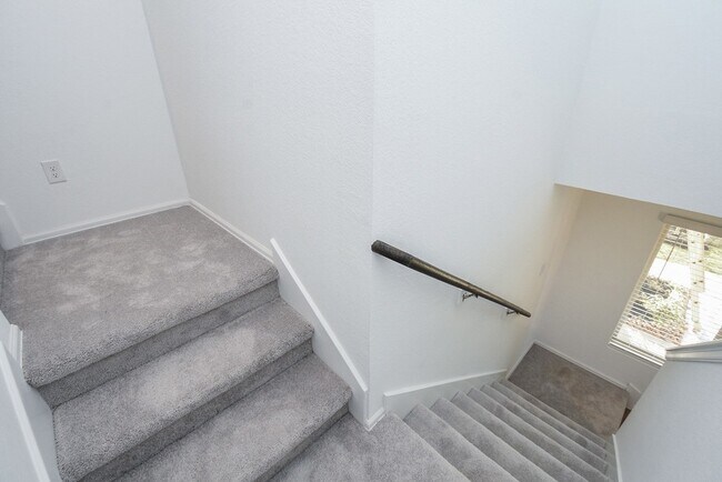 Building Photo - 18987 Panzini Dr