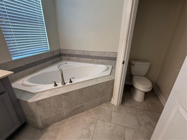 Building Photo - 9129 Pinch Shot Dr