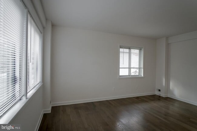 Building Photo - 301 I St SW