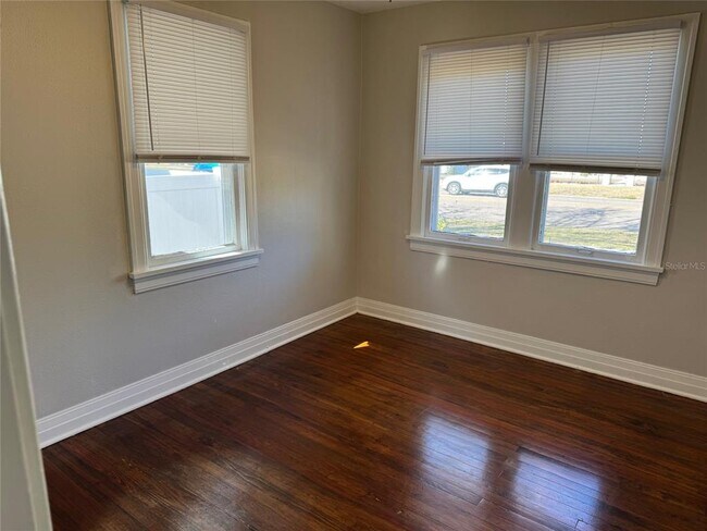 Building Photo - 2708 9th Ave N