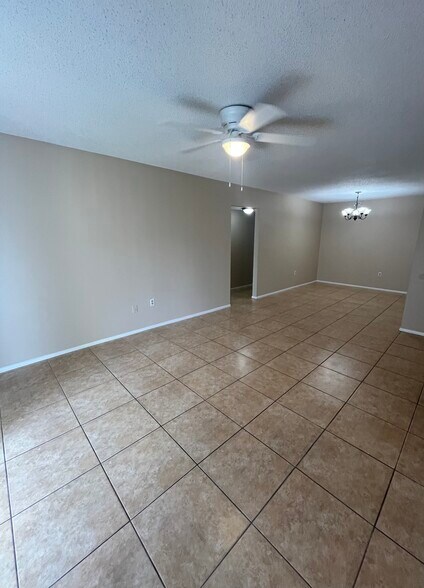 Family/Dining Room - 300 Cherokee Ct