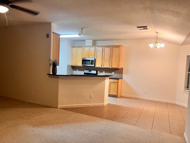 Building Photo - 9406 Lakeway View Ln