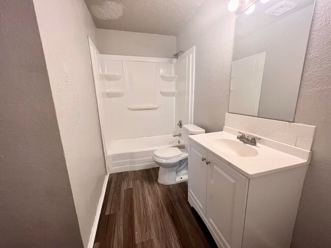 Building Photo - 529 42nd St