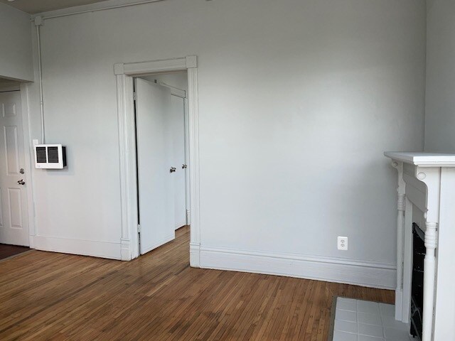Building Photo - 116 Center St
