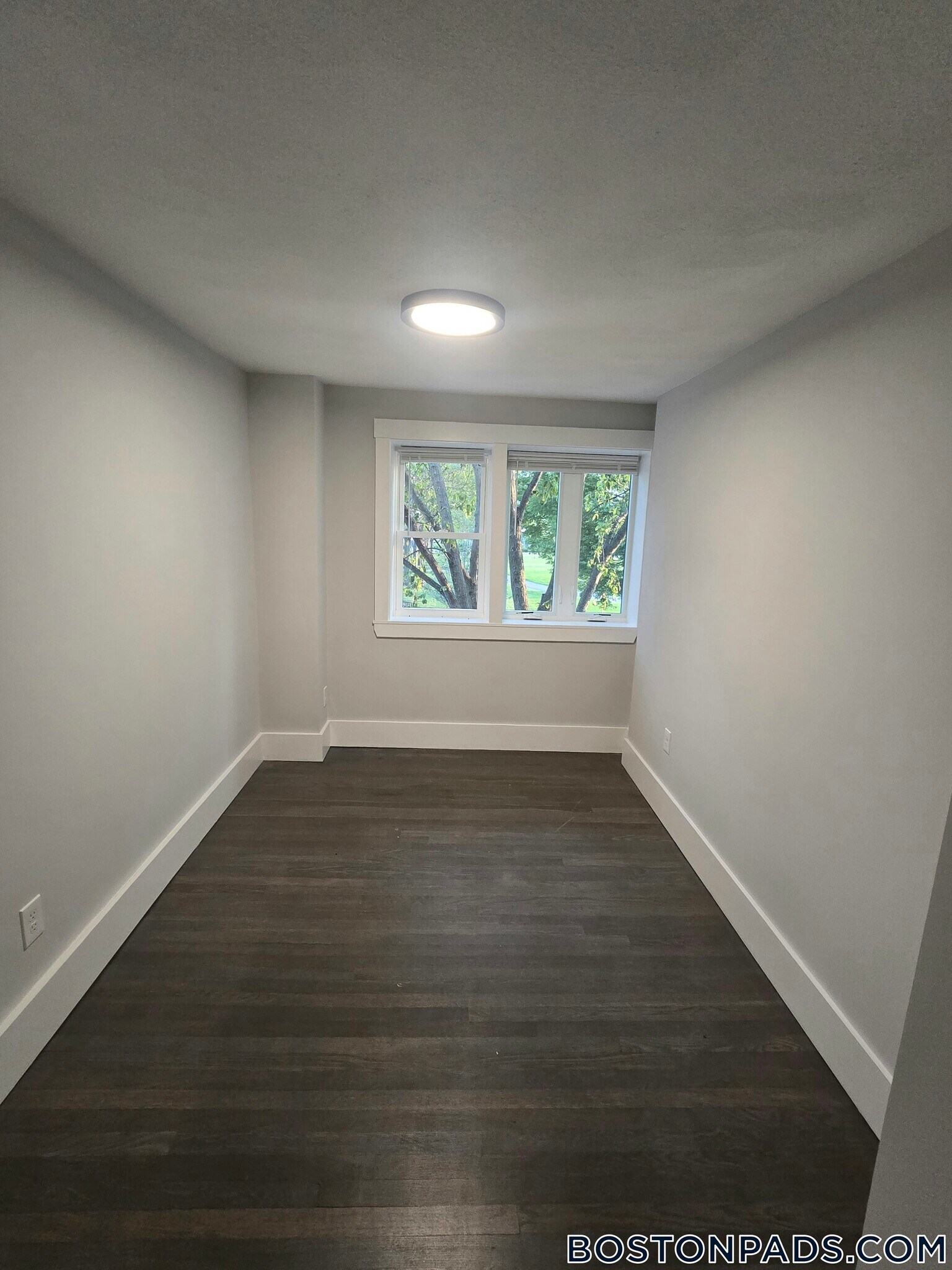 Building Photo - 118 Marginal St