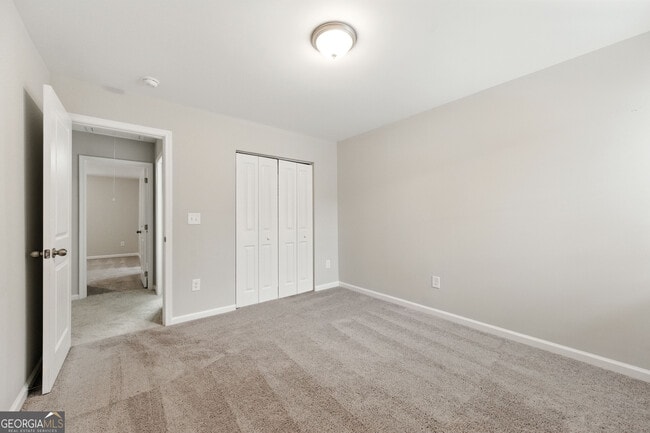 Building Photo - 2017 Oak Park Ln