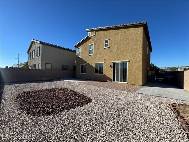 Building Photo - 2690 Topaz Blue St