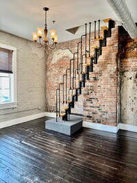 Building Photo - 206 State St