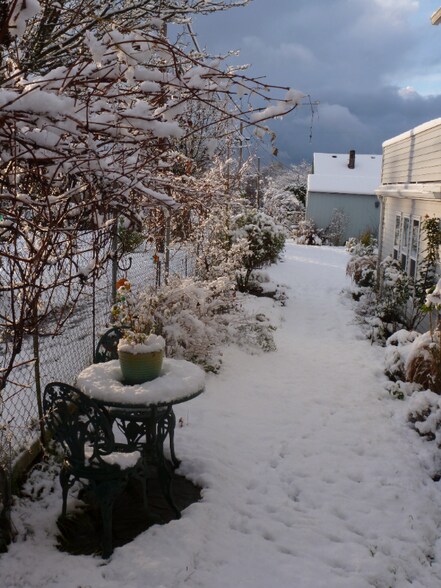 Building Photo - 539 29th Ave S