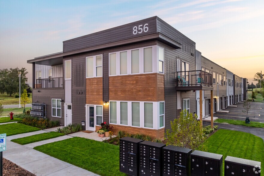 Building Photo - The Daniels 1 & 2