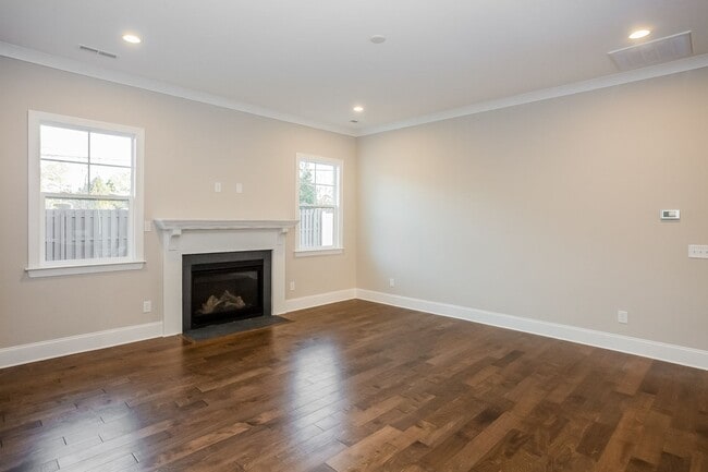 Building Photo - COMING SOON: 3BR/3BA w/ 2-Car Garage near Matthews Town Center