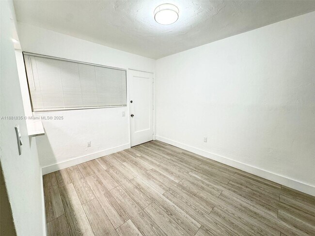 Building Photo - 7435 Byron Ave