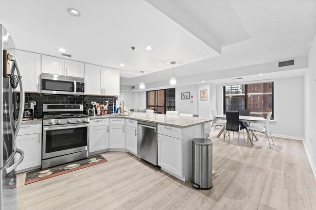 Building Photo - 759 2nd St