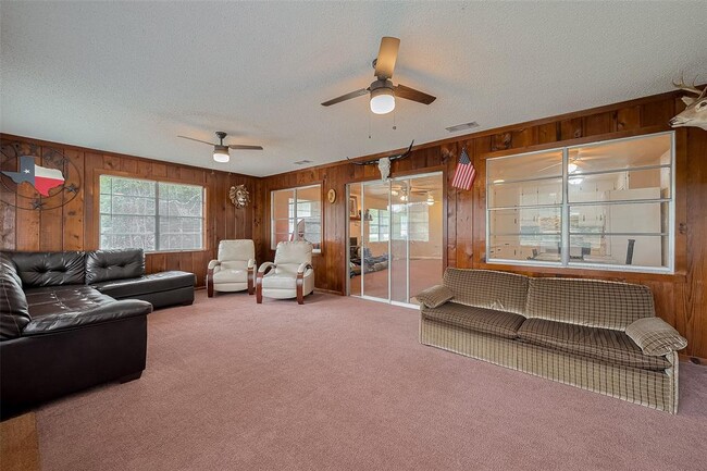 Building Photo - 201 Ivanhoe Dr E