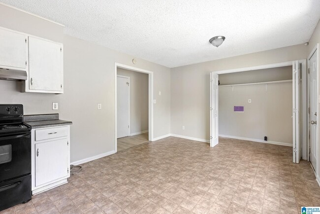 Building Photo - 63 Bluebell St