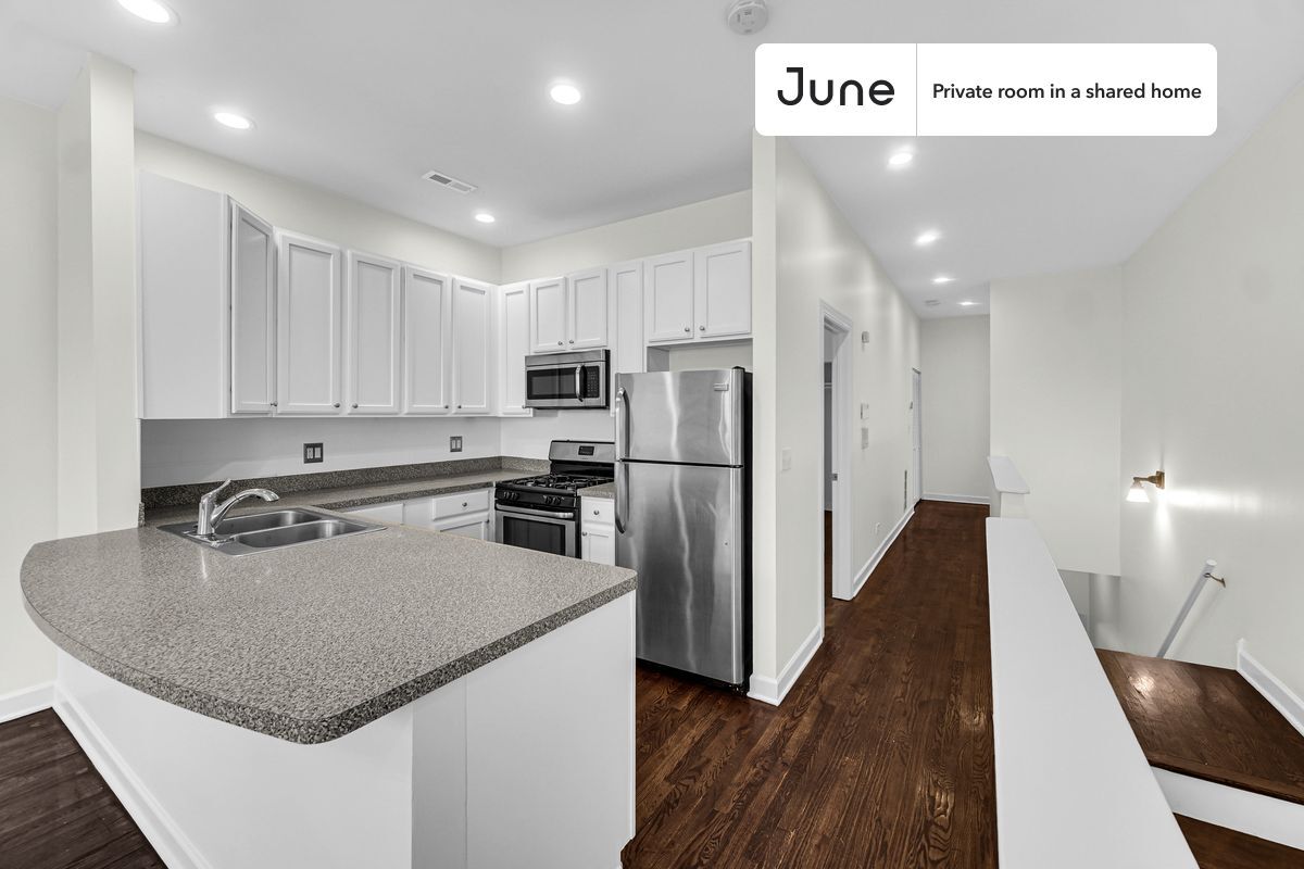 Building Photo - Room in Shared 3 bed/2 bath home