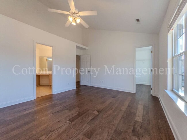 Building Photo - 4BR/2.5BA Pet Friendly home – BONUS Electricity Included! – Close to Beach & Shopping – $2,600/month