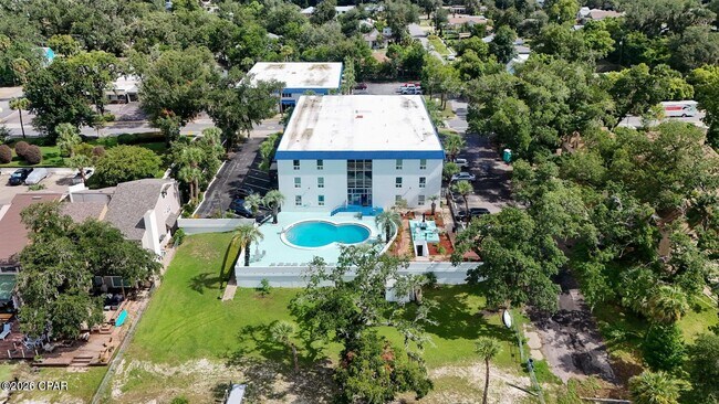 Building Photo - 316 Cherry St