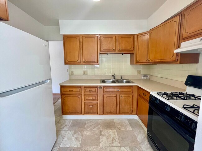 Building Photo - 4527 12th Ave