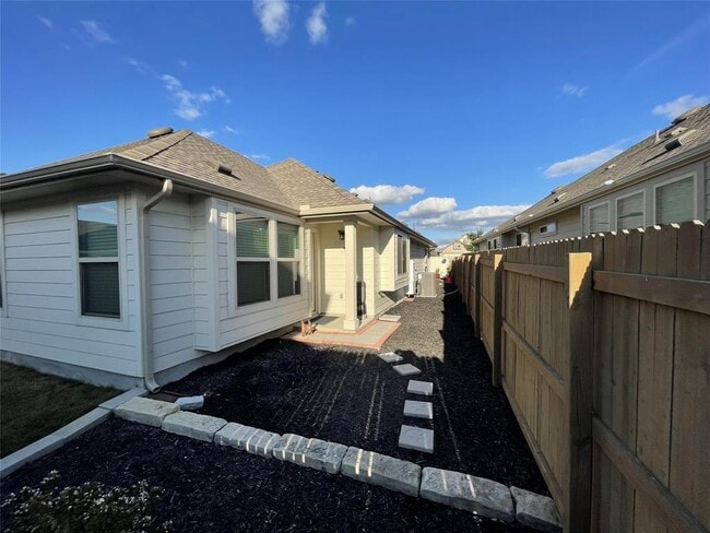 Building Photo - 108 Lasino Dr
