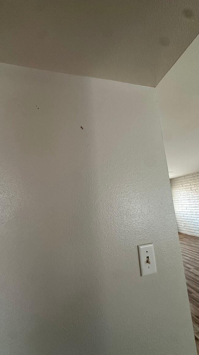 Building Photo - 2806 S Mill Ave