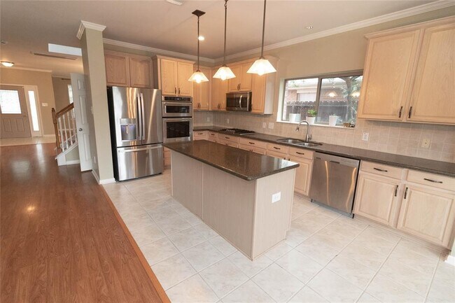 Building Photo - 21534 Pointed Oak Ln