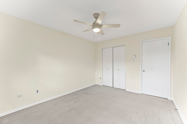 Building Photo - 137 Weedon Ct