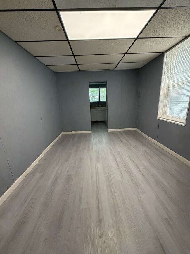 Building Photo - 1313 N 51st St