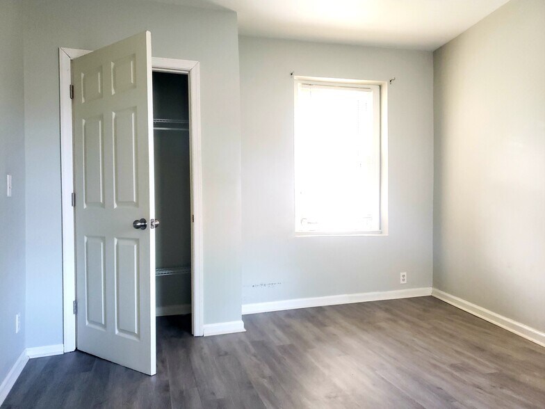 Building Photo - 33 Lafayette St