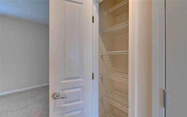 Building Photo - 6218 Azalea Way
