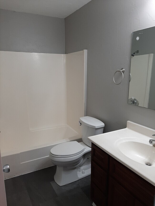 Building Photo - 2 S West St