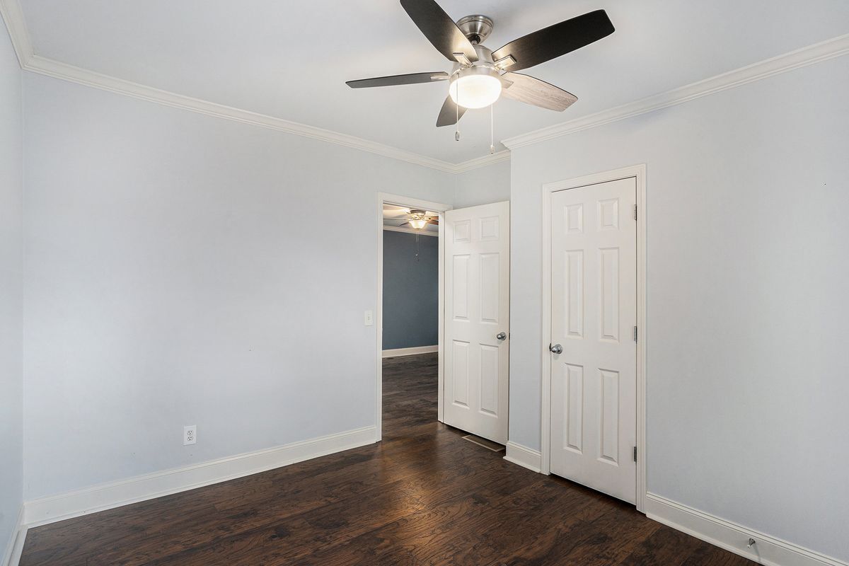 Building Photo - 3378 La Vista Dr