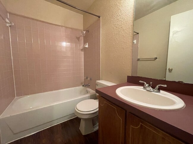 Building Photo - 1108 Leslie Cir