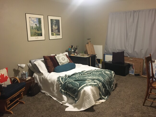 Sample Bedroom - 2322 College St