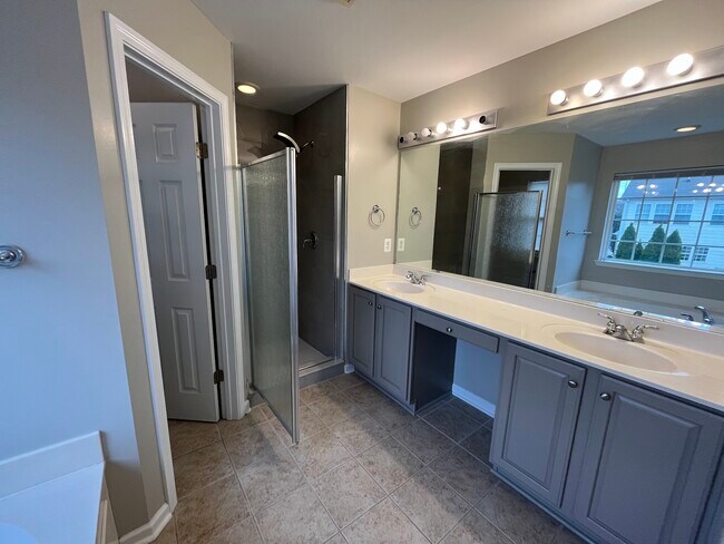 Building Photo - 2109 Bucolic Ct