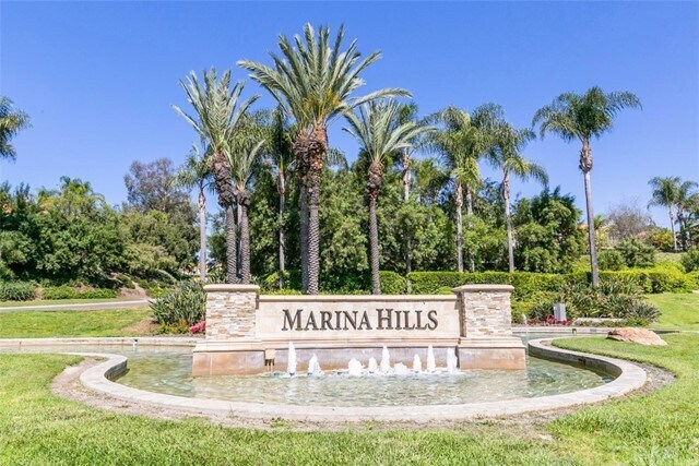 Building Photo - 24 Amarante