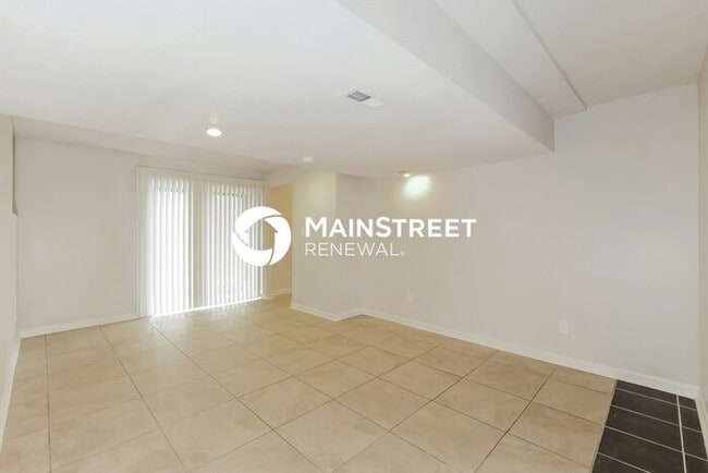 Building Photo - 4 Bedroom Pet-Friendly Home in BLUE SPRINGS, MO with Main Street Renewal