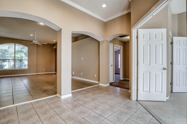 Building Photo - 442 Big Tree Rd