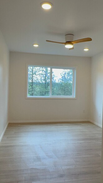 Building Photo - 504 S Coeur d'Alene St