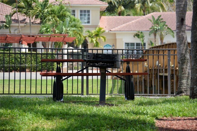 Building Photo - 2586 Centergate Dr