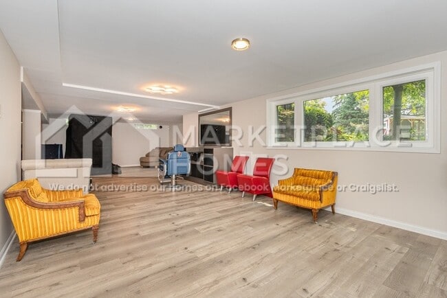 Building Photo - 13140 S 86th Ave