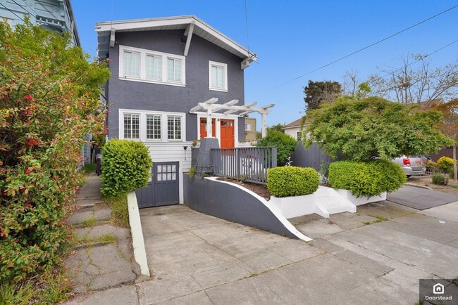 Building Photo - 1035 63rd St