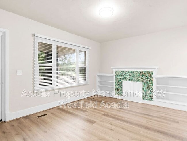 Building Photo - 3002 Porter Ave