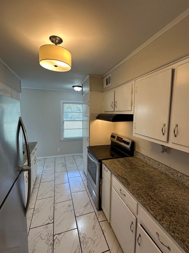 Building Photo - 470 Dreger Rd