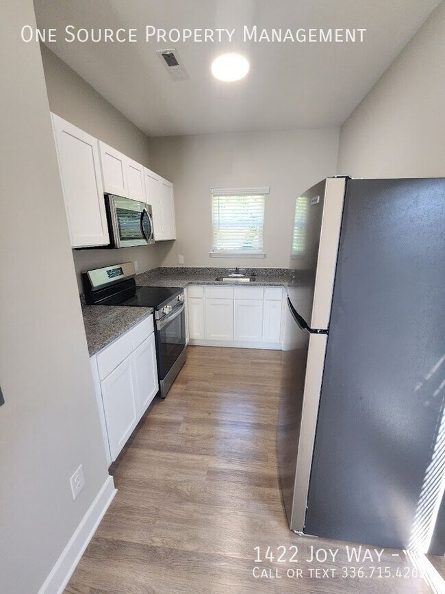 Building Photo - 1422 Joy Wy