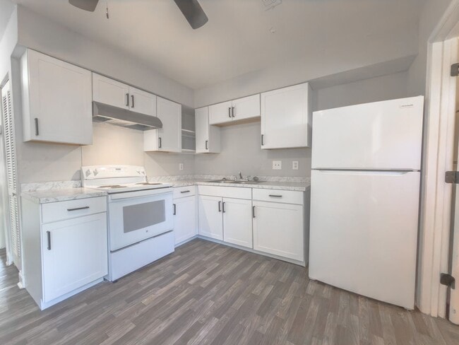 Building Photo - Charming 3BR Home in West Ashley